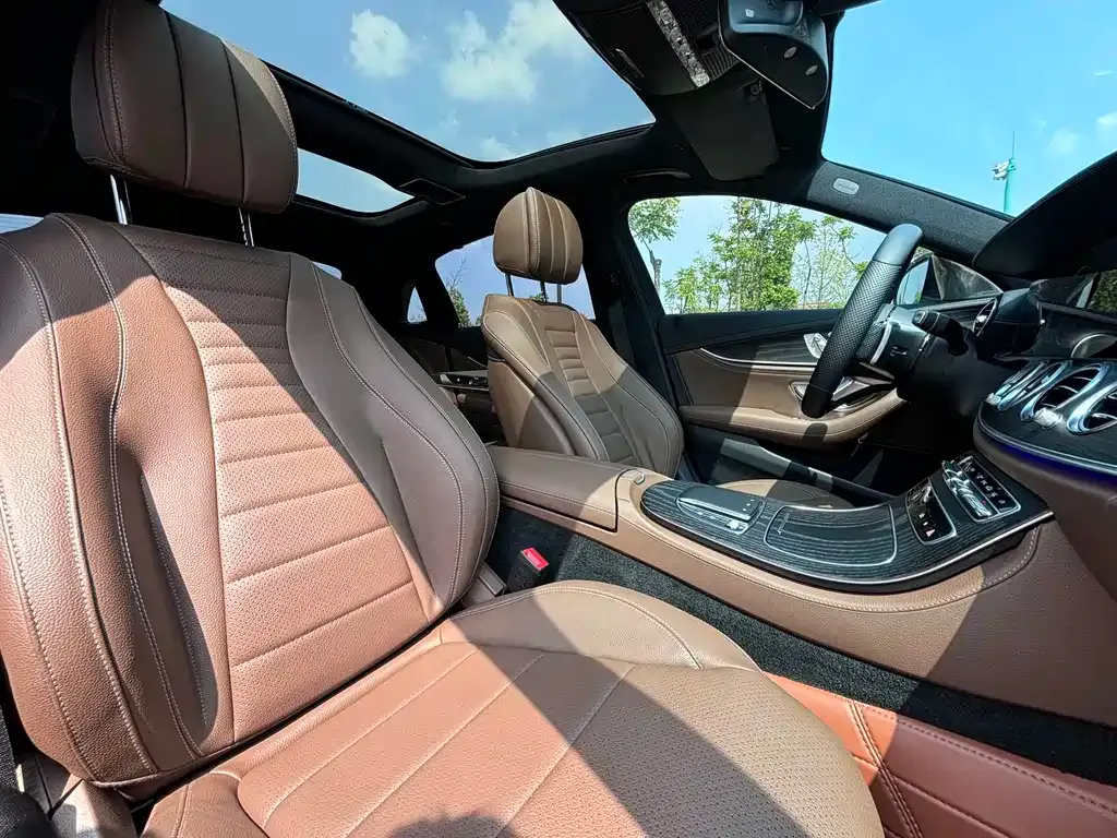 Mercedes-Benz E-Class — фото 10