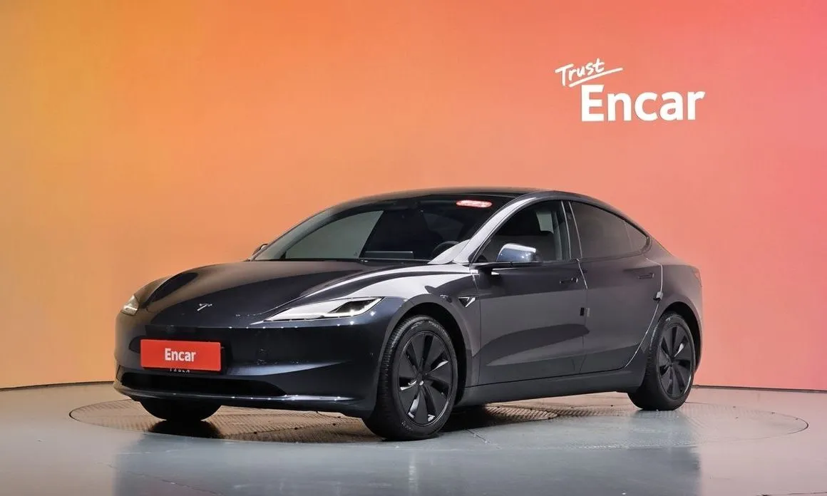 Tesla Model 3 — фото 1
