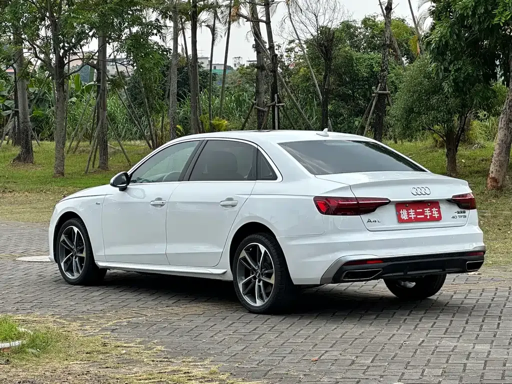 Audi A4L — фото 10