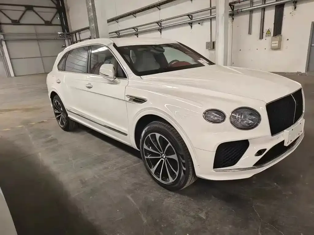 Bentley Bentayga — фото 1