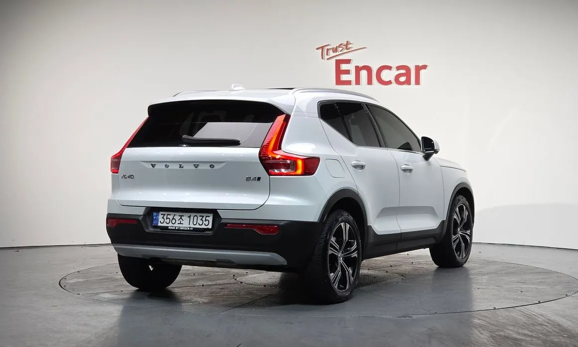 Volvo XC40 — фото 4