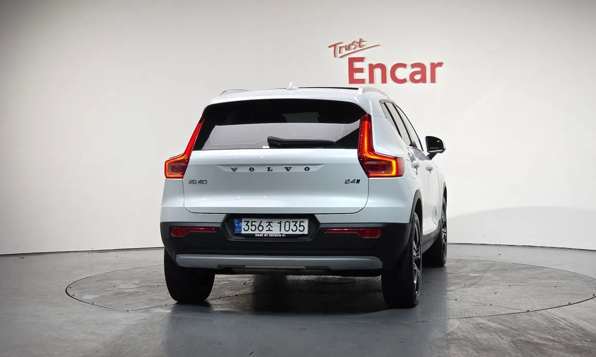 Volvo XC40 — фото 3
