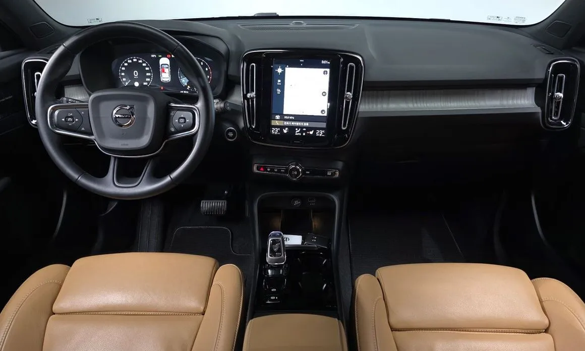 Volvo XC40 — фото 2