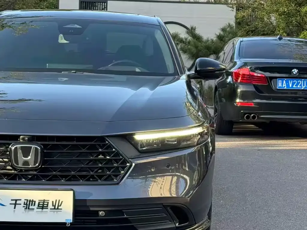 Honda Accord — фото 10