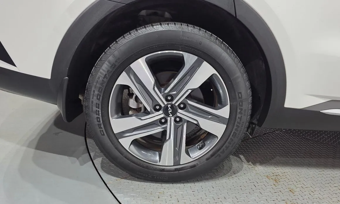 Kia Sorento — фото 10