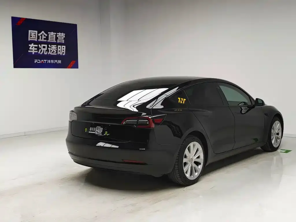 Tesla Model 3 — фото 2