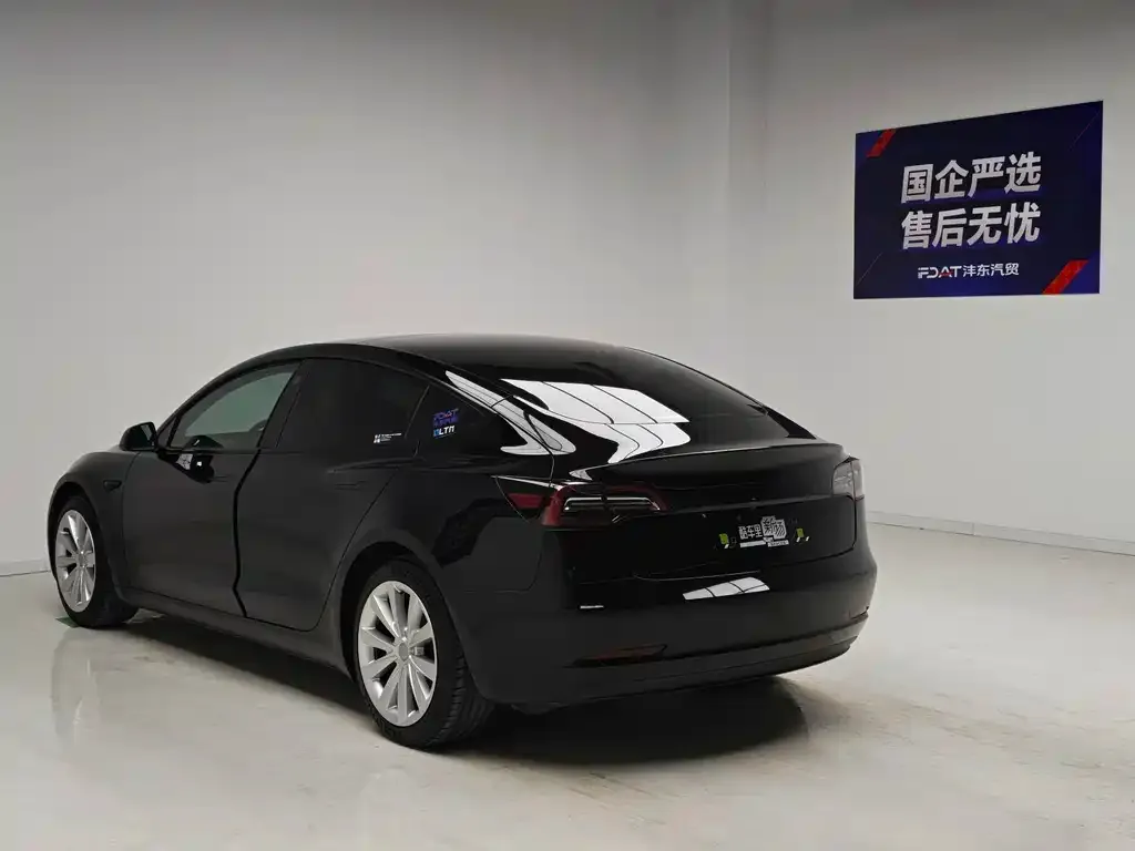 Tesla Model 3 — фото 4