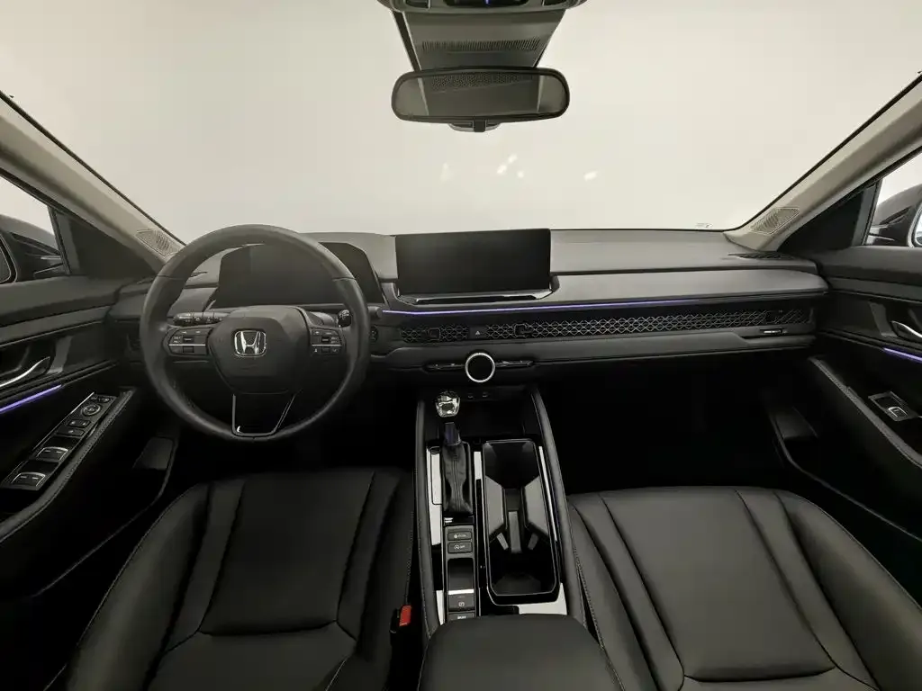 Honda Accord — фото 8
