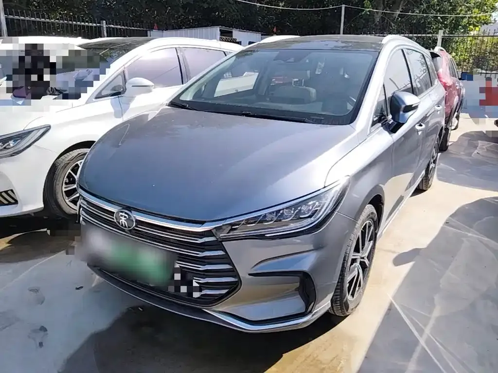BYD MAX New Energy — фото 1
