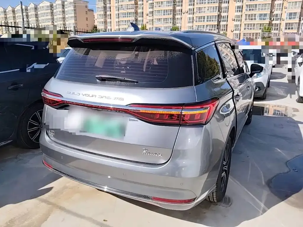 BYD MAX New Energy — фото 3