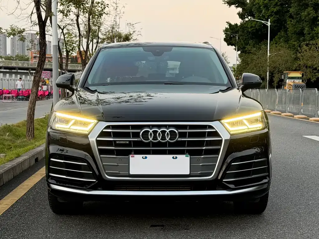 Audi Q5L — фото 2