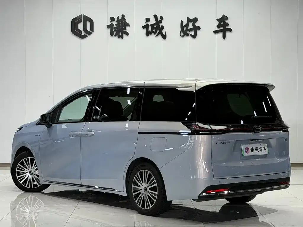 GAC Motor Trumpchi E8 PHEV — фото 2