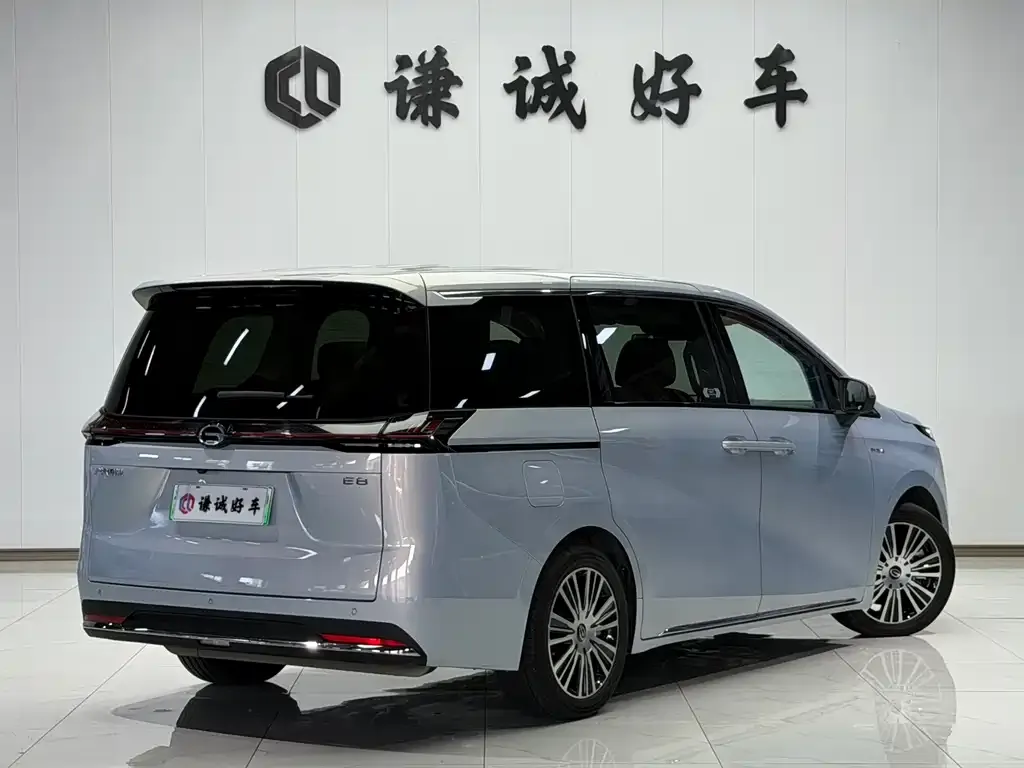 GAC Motor Trumpchi E8 PHEV — фото 10