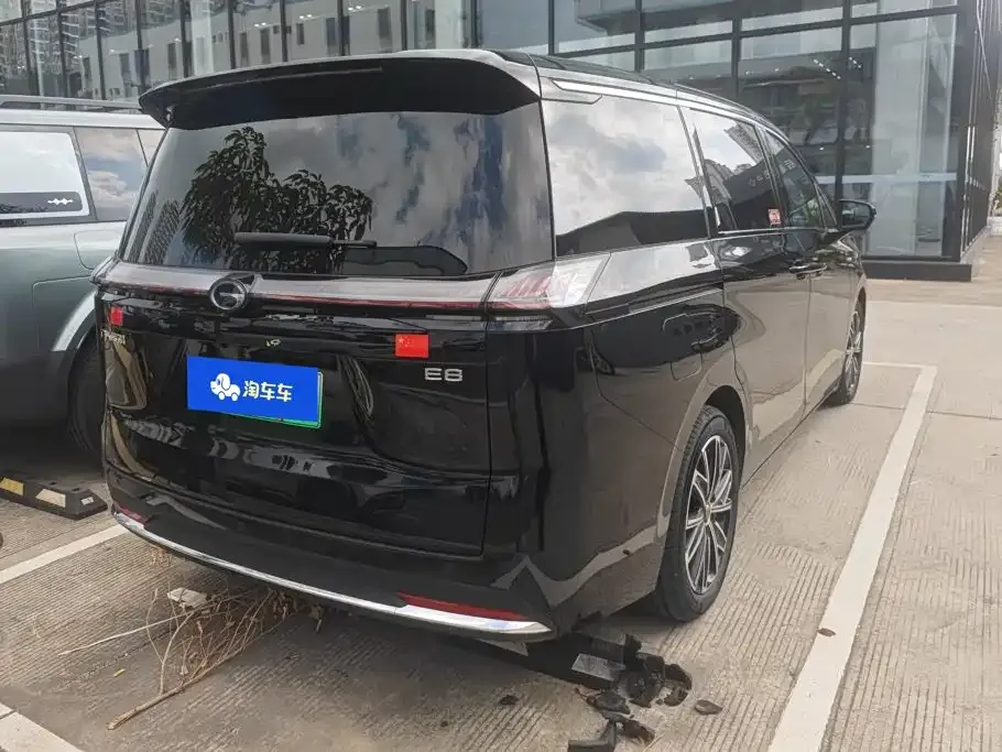 GAC Motor Trumpchi E8 PHEV — фото 10