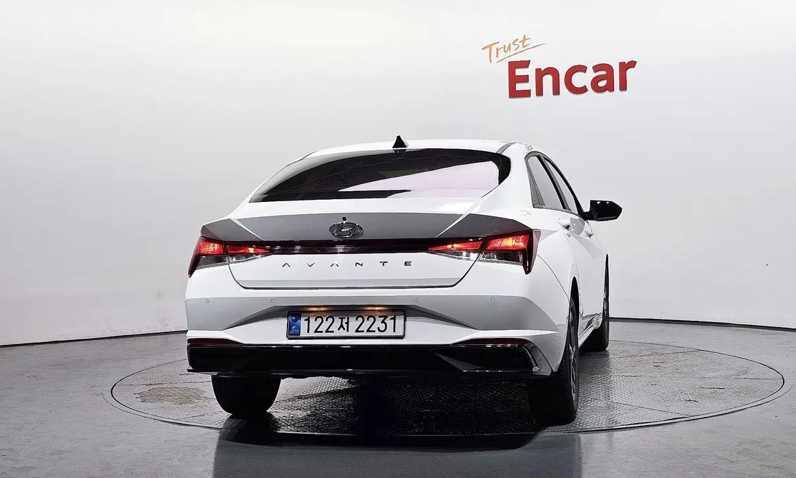 Hyundai AVANTE — фото 8