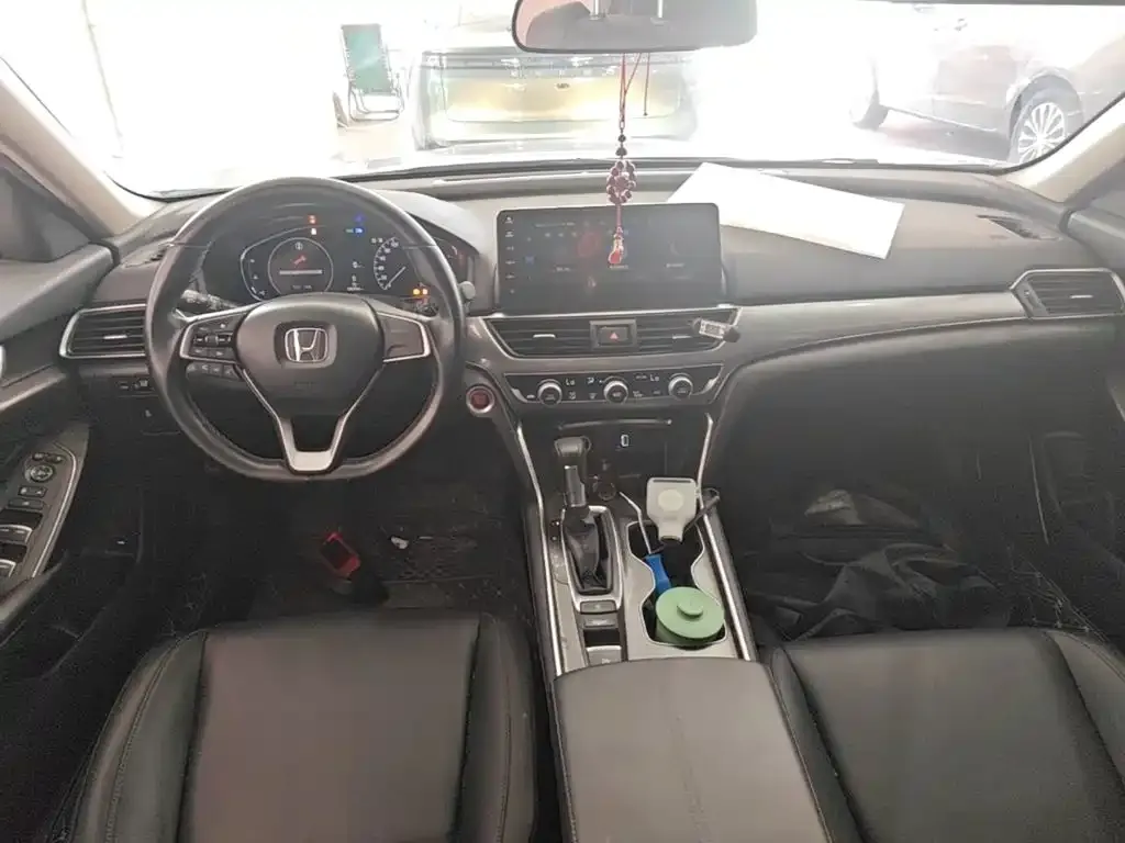 Honda Accord — фото 7