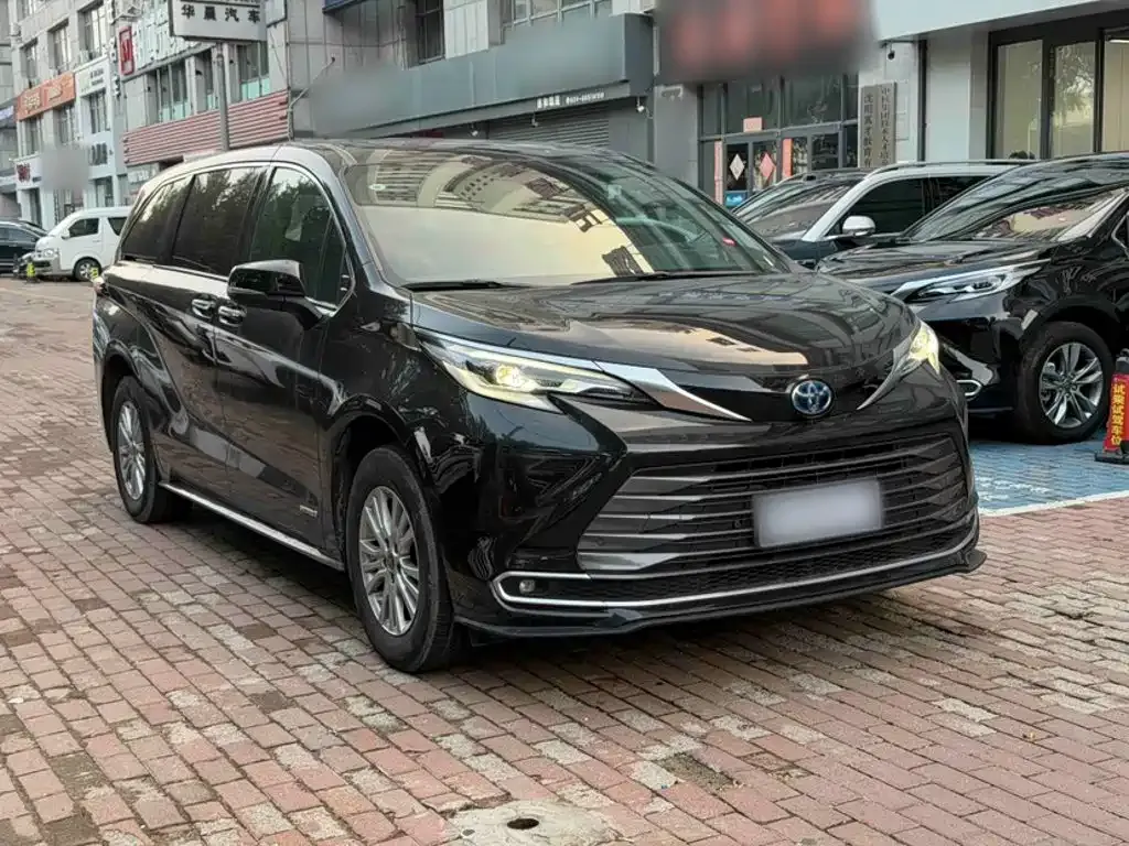 Toyota Sienna — фото 8