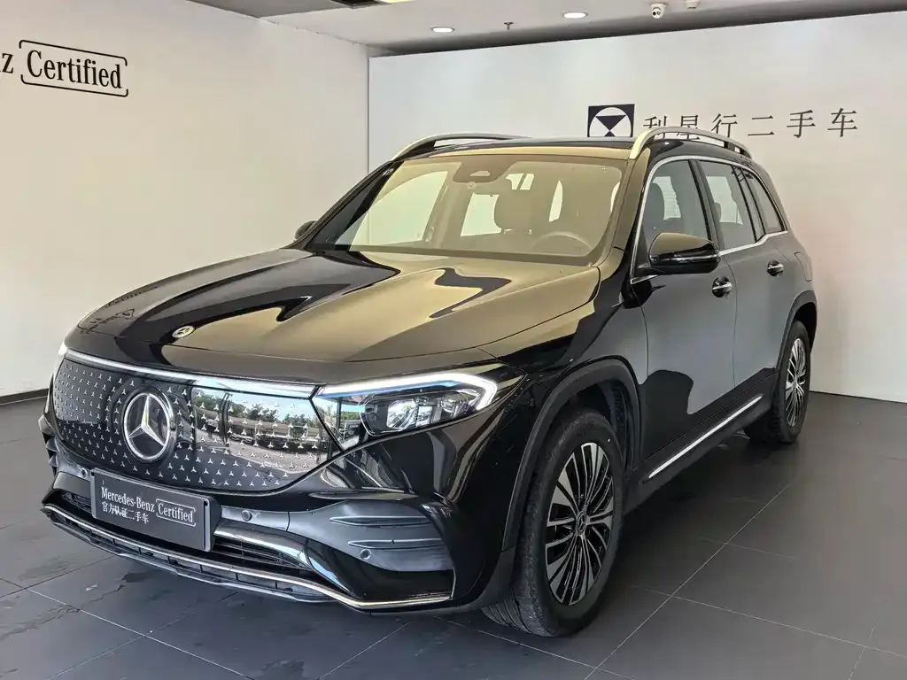 Mercedes-Benz EQB — фото 1