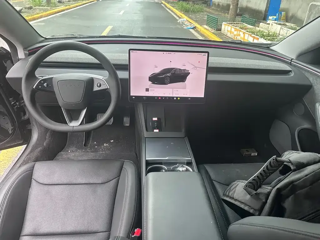Tesla Model 3 — фото 4