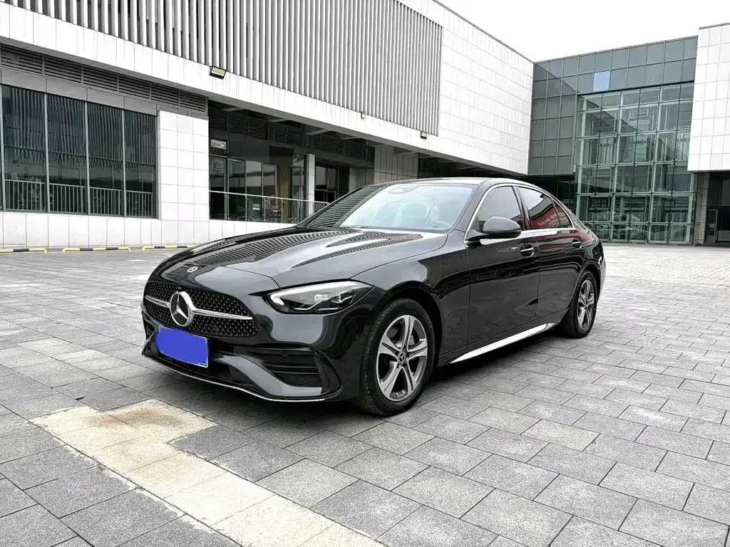 Mercedes-Benz C-Class — фото 1