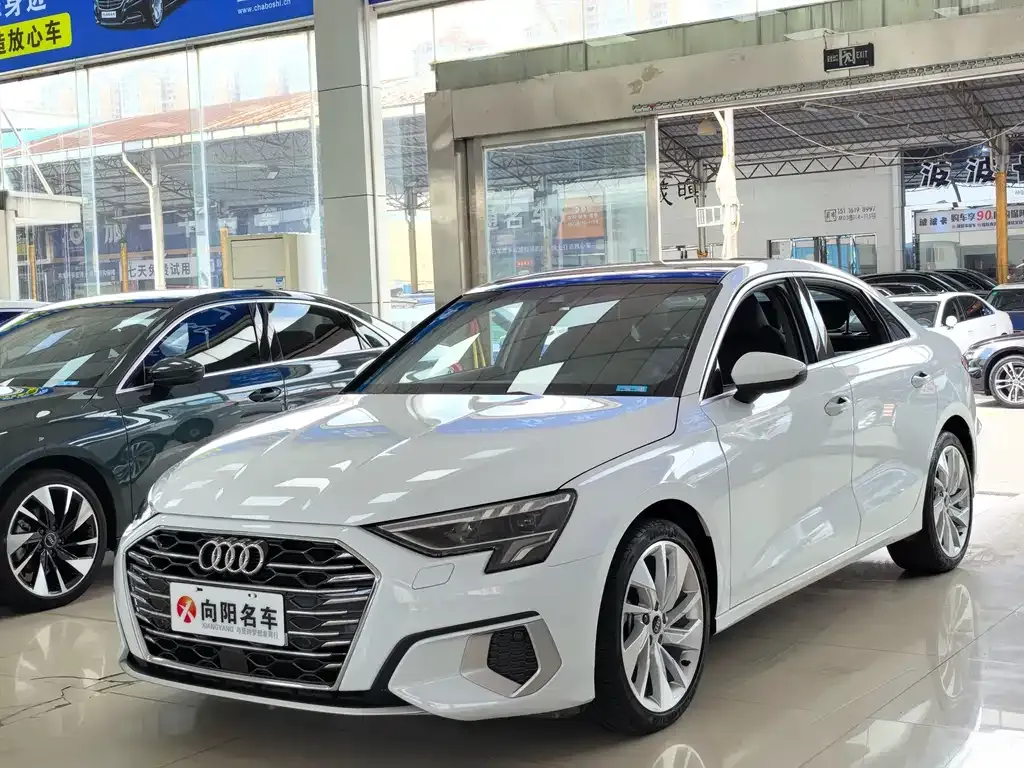 Audi A3 — фото 1
