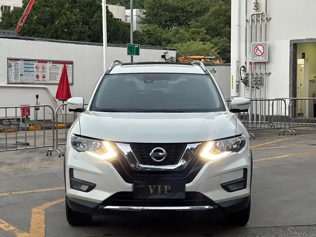 Nissan X-Trail — фото 9