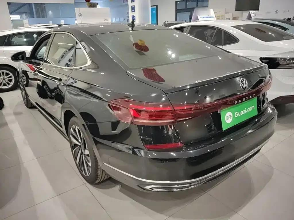 Volkswagen Passat — фото 1