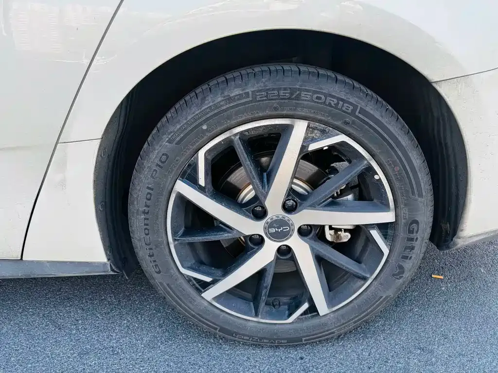 BYD Seal 07 DM-i — фото 3