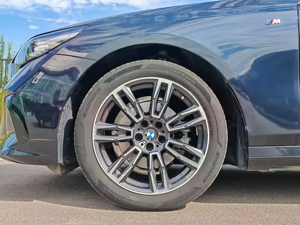 BMW 5 Series — фото 5