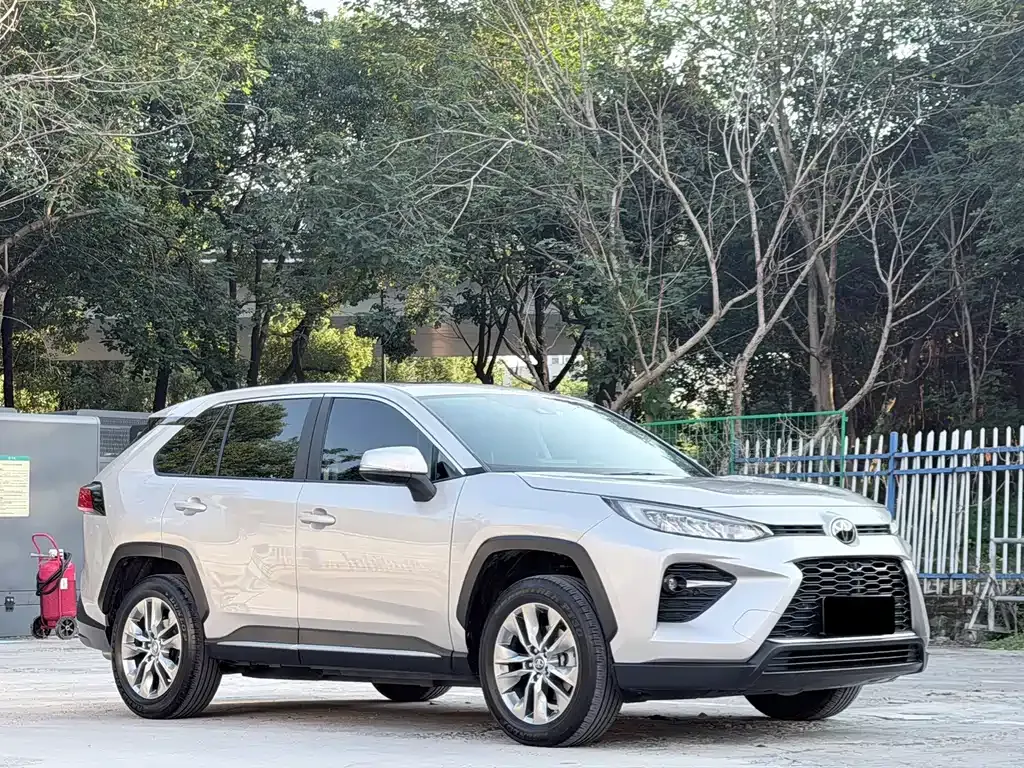 Toyota Wildlander — фото 10