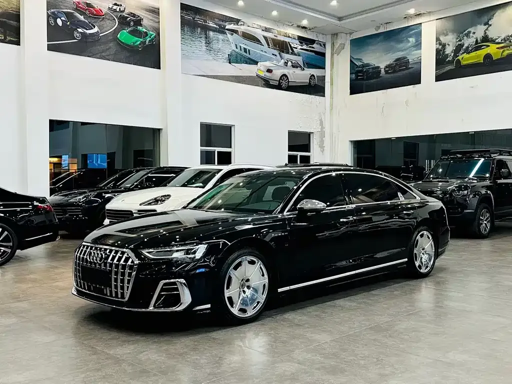 Audi A8 — фото 1