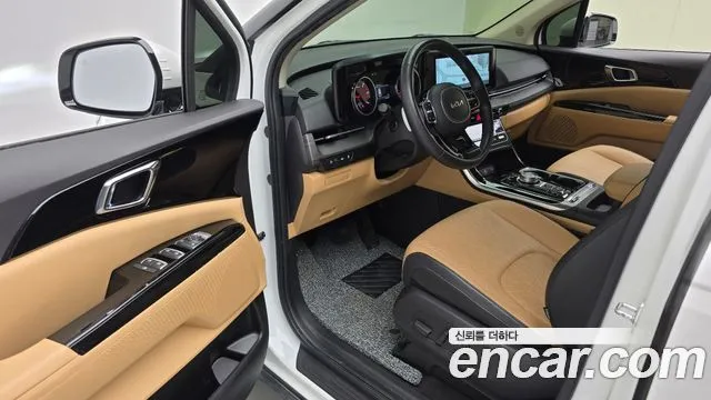Kia Carnival — фото 10