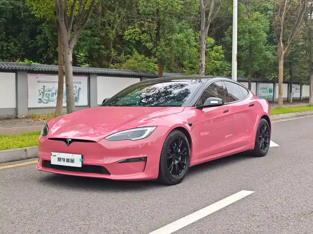 Tesla Model S — фото 1