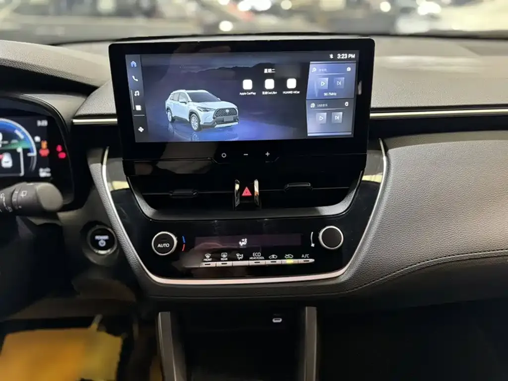 Toyota Corolla Cross — фото 4