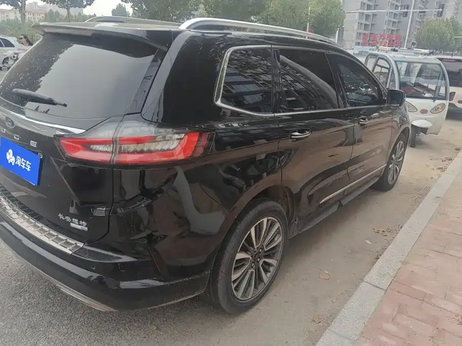 Ford Edge — фото 9