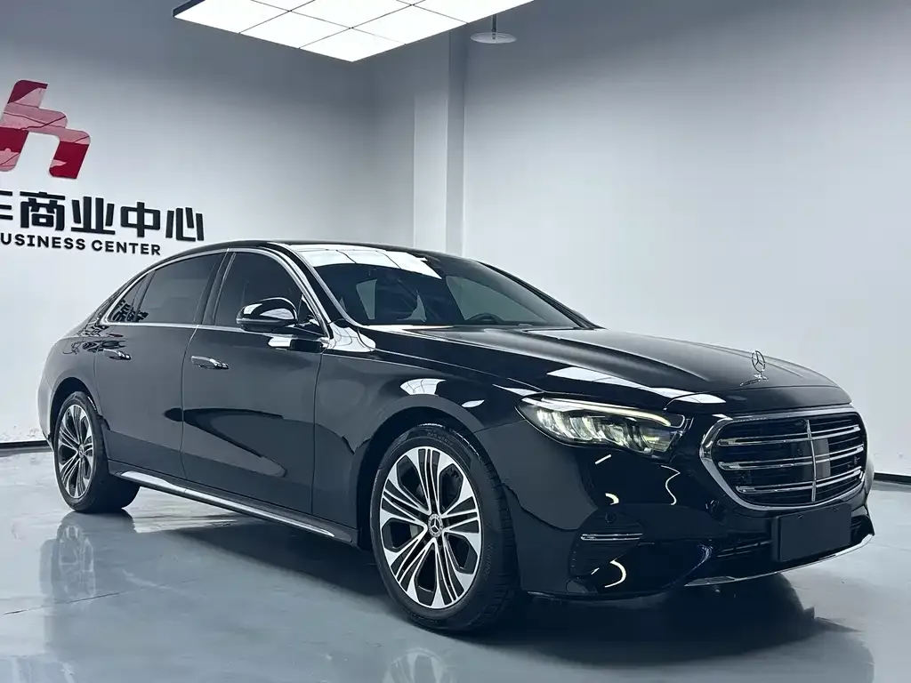 Mercedes-Benz E-Class — фото 4