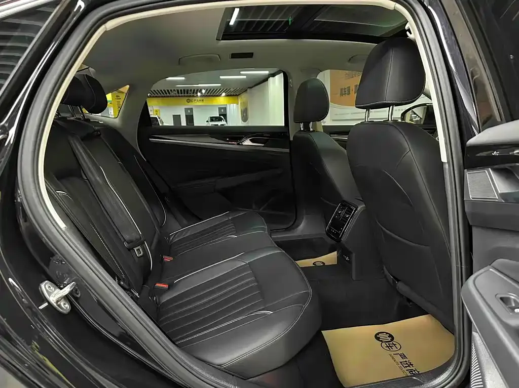 Volkswagen Passat — фото 4