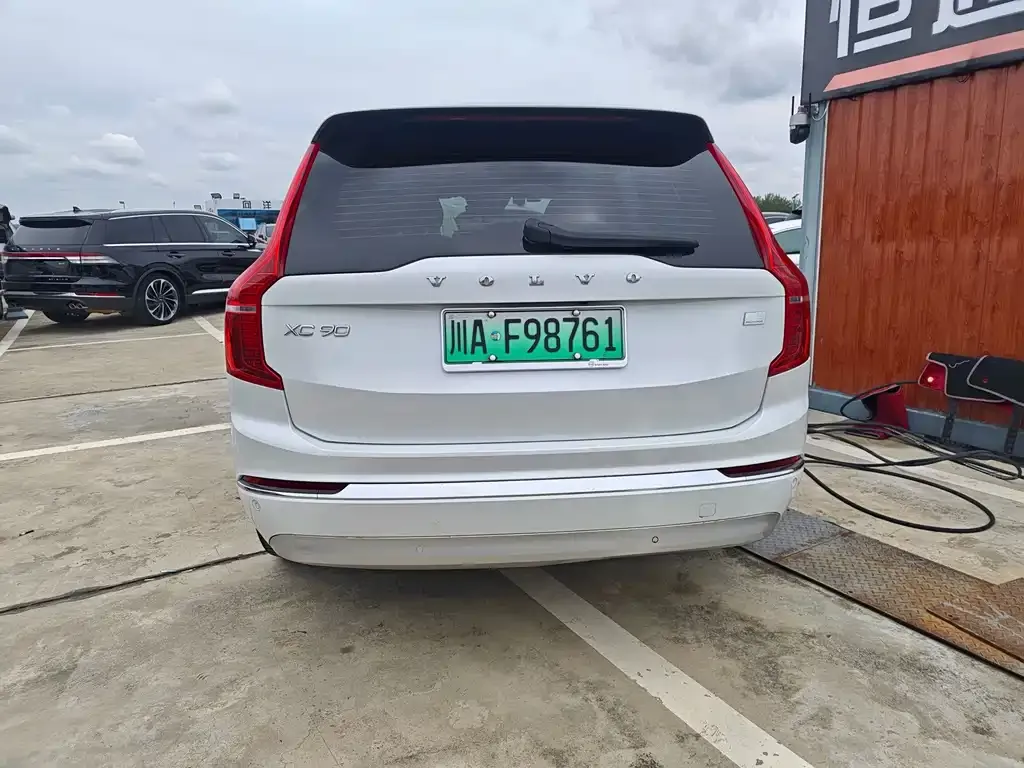 Volvo XC90 PHEV — фото 3
