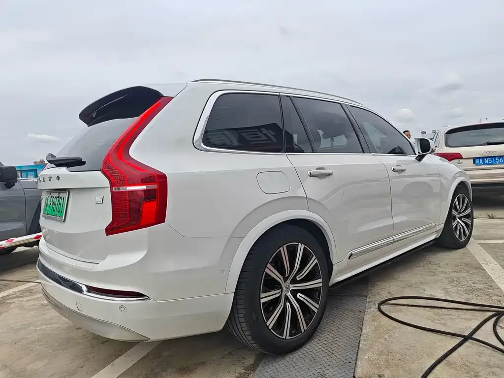 Volvo XC90 PHEV — фото 6