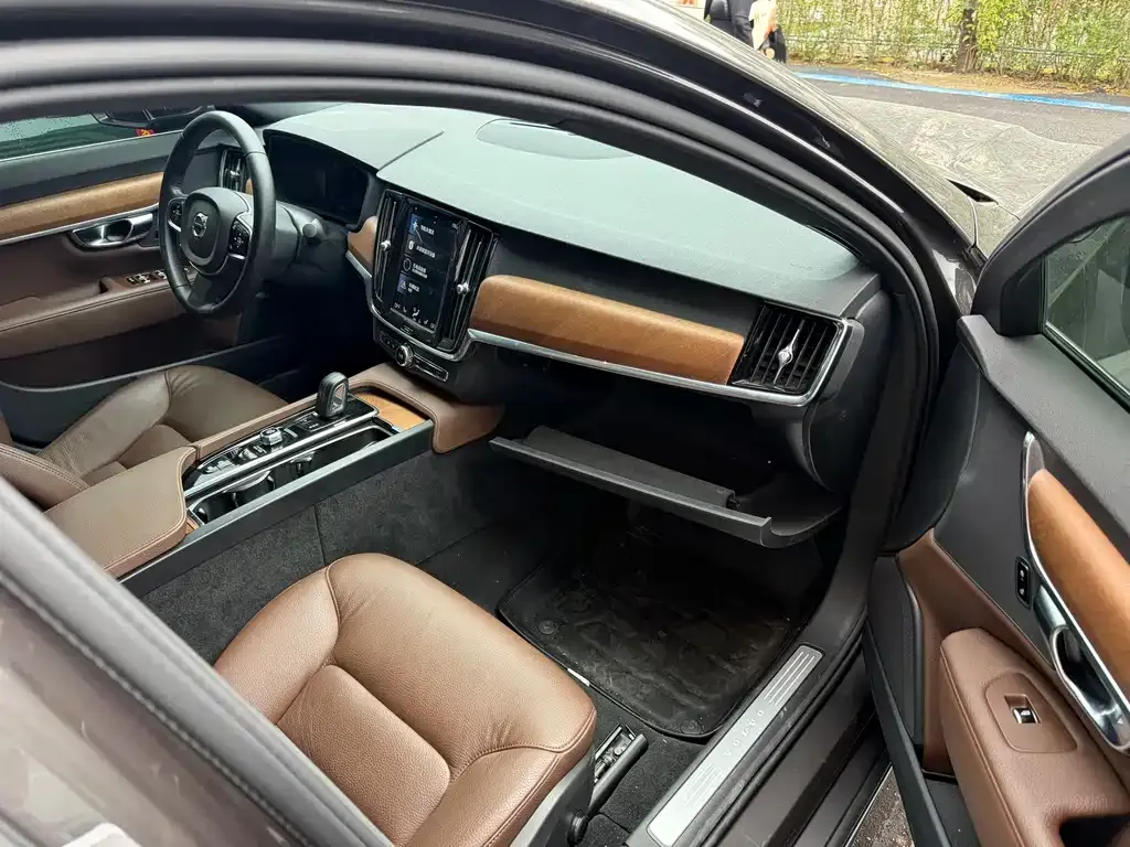 Volvo S90 — фото 5
