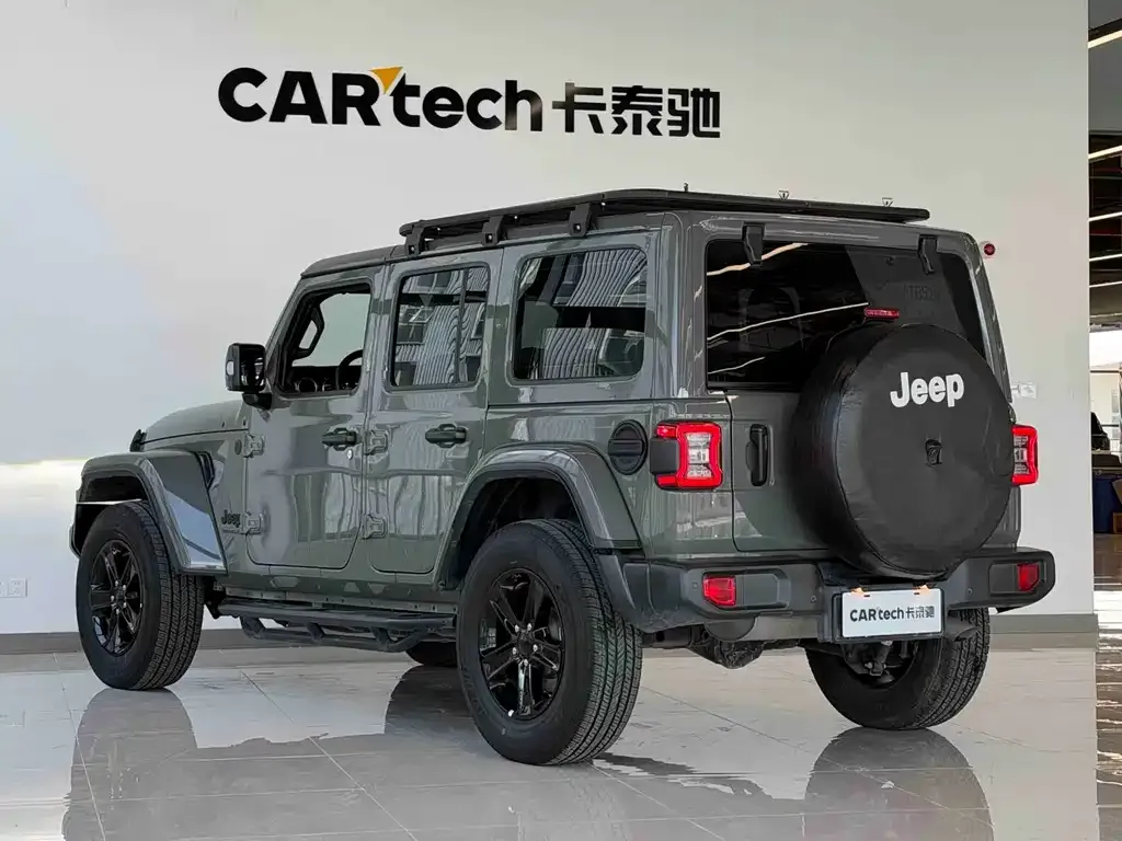Jeep Wrangler — фото 9