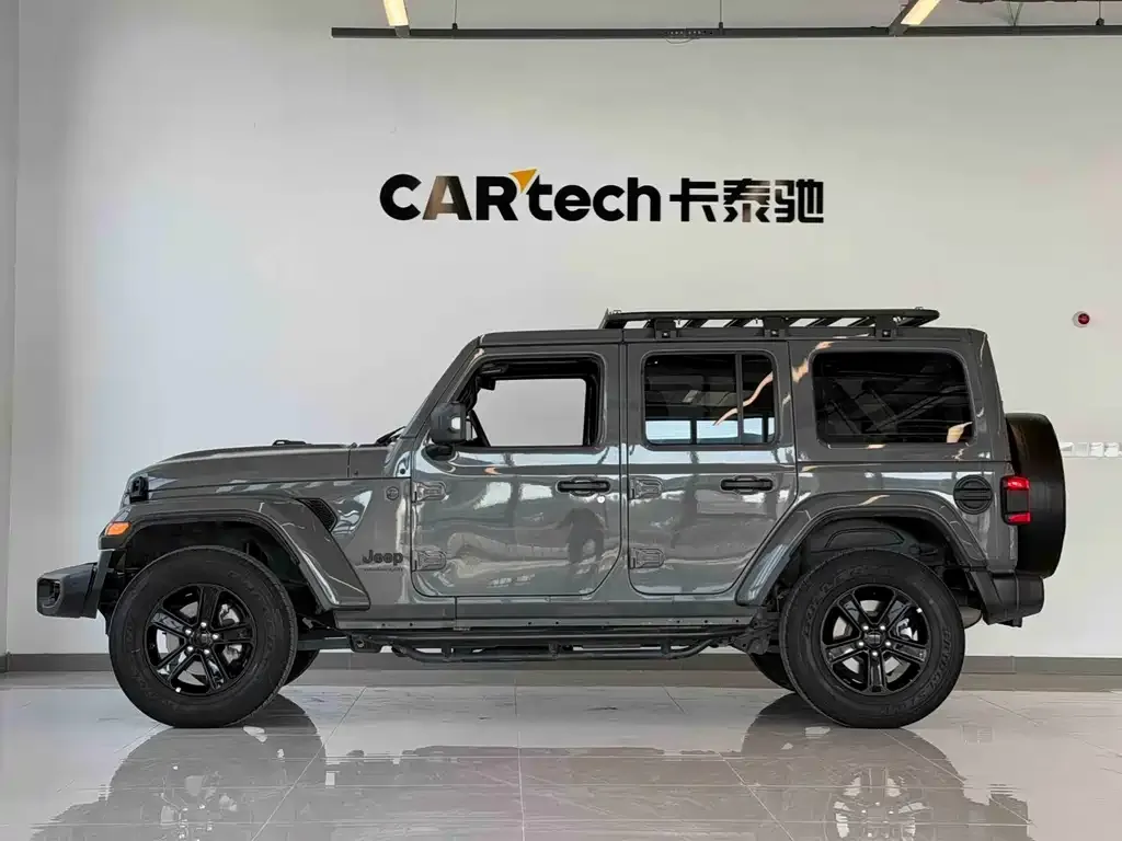Jeep Wrangler — фото 7