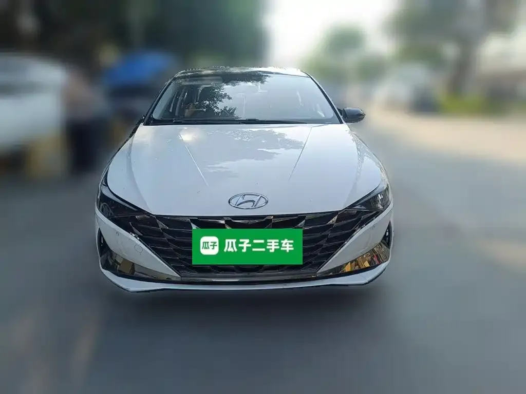 Hyundai Elantra — фото 2