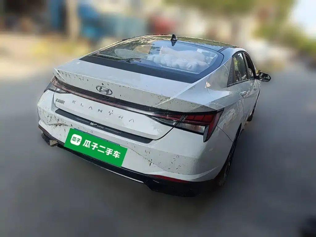 Hyundai Elantra — фото 3