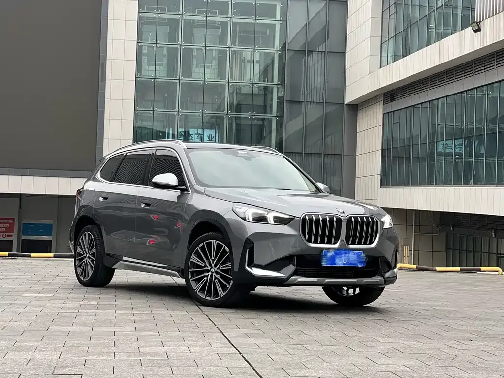BMW X1 — фото 5
