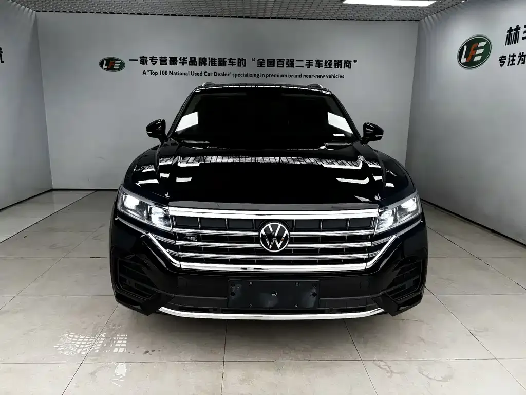 Volkswagen Touareg — фото 6