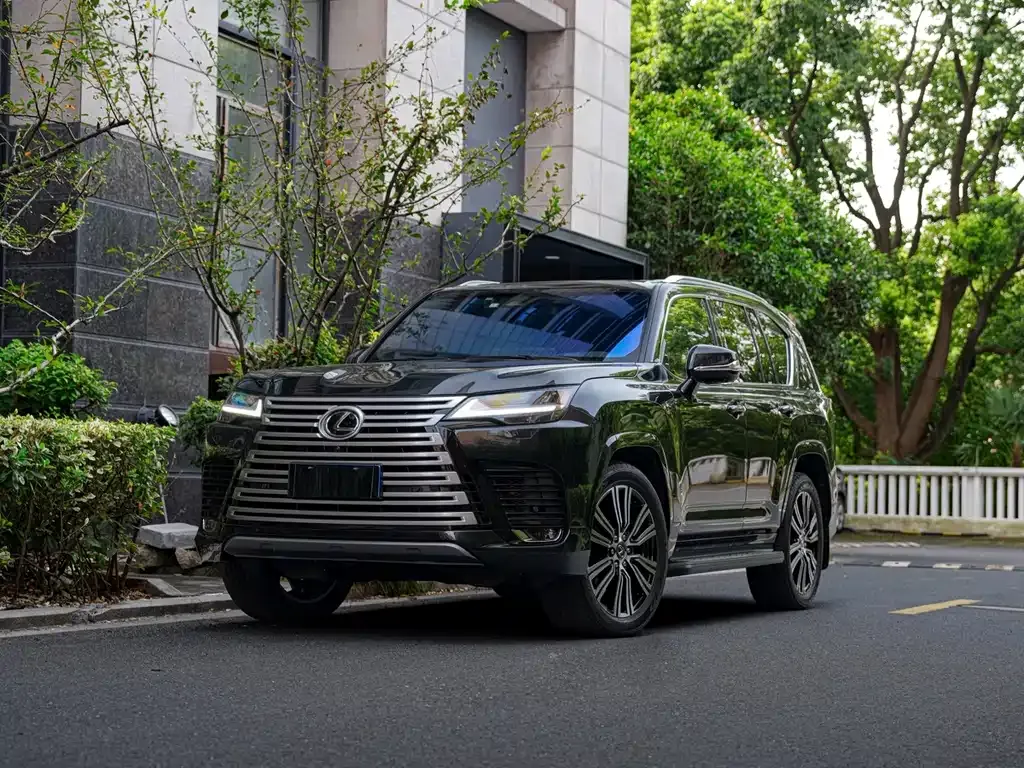 Lexus LX — фото 1
