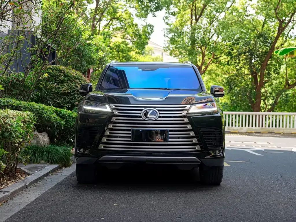 Lexus LX — фото 7