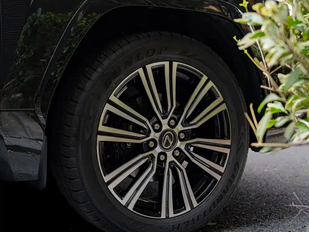 Lexus LX — фото 3