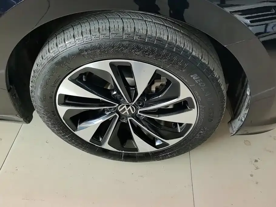 Volkswagen Passat — фото 3